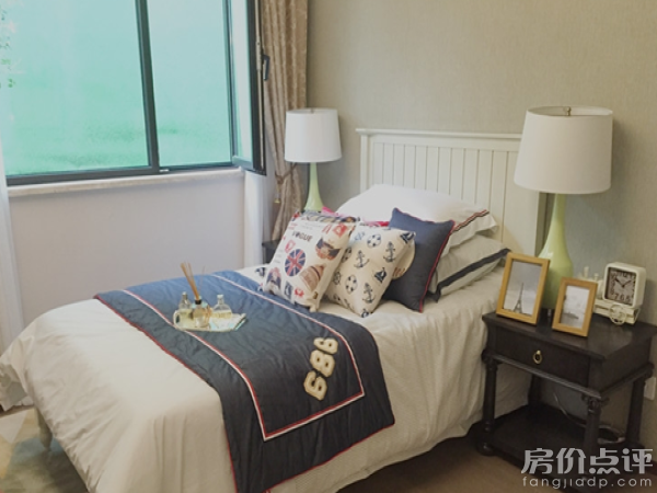 实拍图-次卧